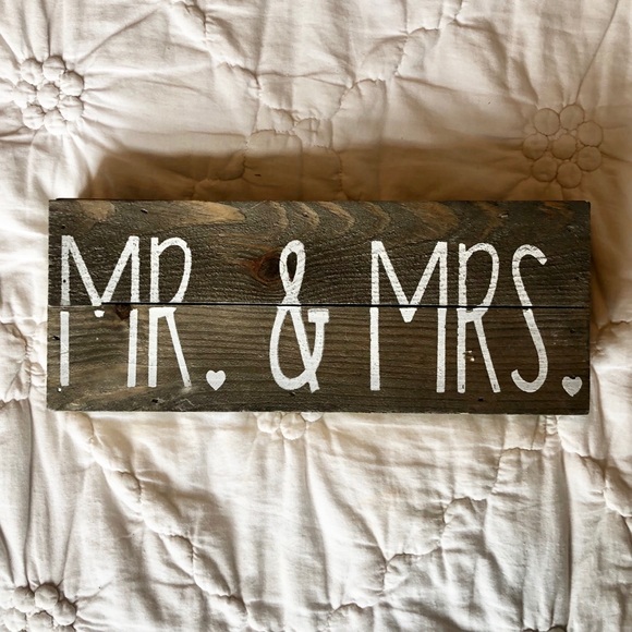 Mr. and Mrs. Wood Sign - Picture 3 of 6